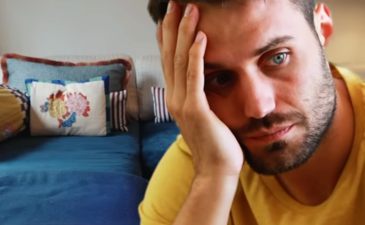 Три стадии сожаления избегающего партнера: что скрыто за холодным молчанием